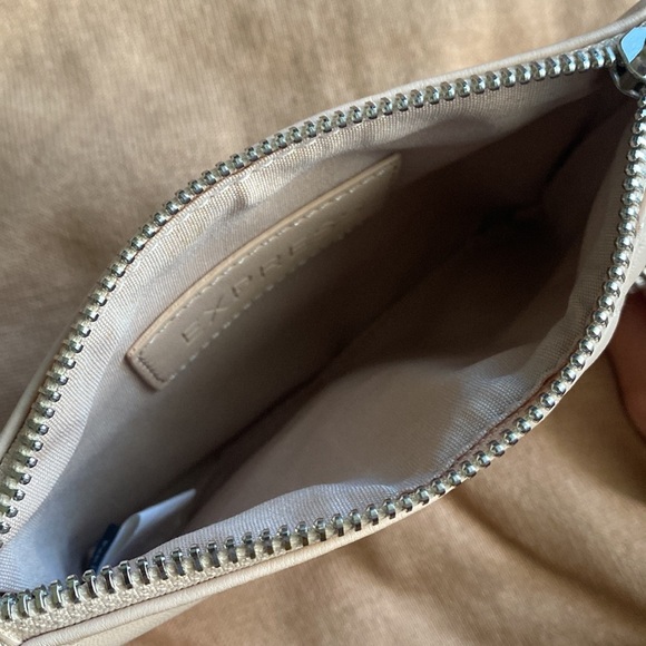 Express blush pink chain wristlet - Picture 3 of 5